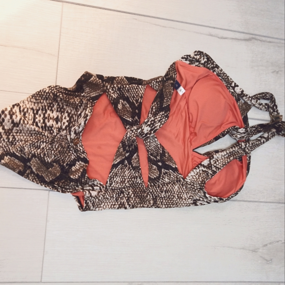 One piece bathing suit